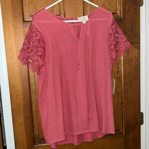 Flower & Feather Pink Short Sleeve Blouse with Crochet Sleeves, Size 1XL NWT